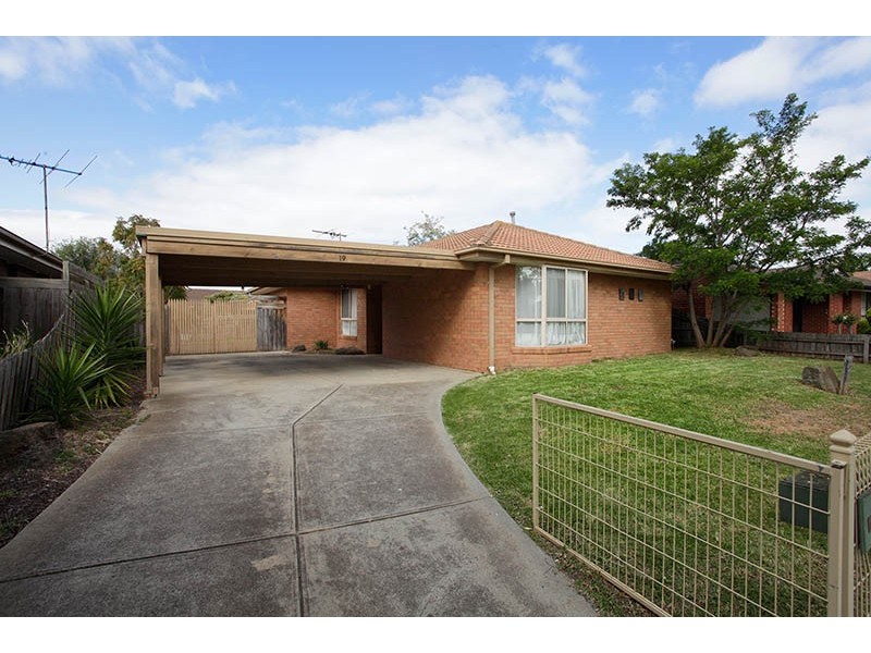 19 Thames Boulevard, Werribee VIC 3030