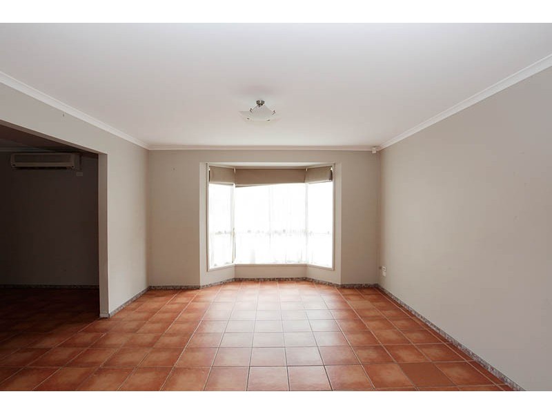 19 Thames Boulevard, Werribee VIC 3030