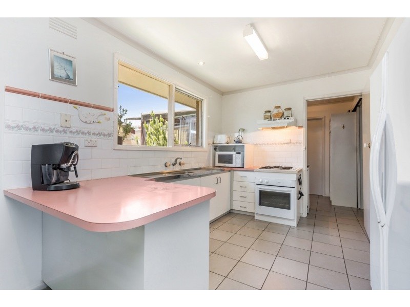 6 Young Street, Lara VIC 3212