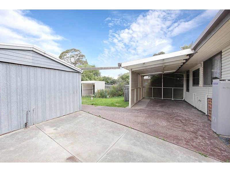 28 Watsonia Grove, Norlane VIC 3214