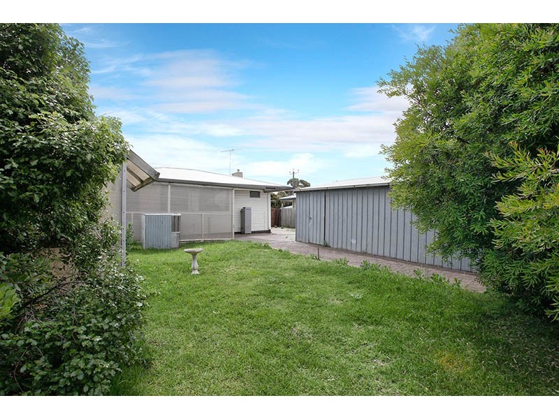 28 Watsonia Grove, Norlane VIC 3214