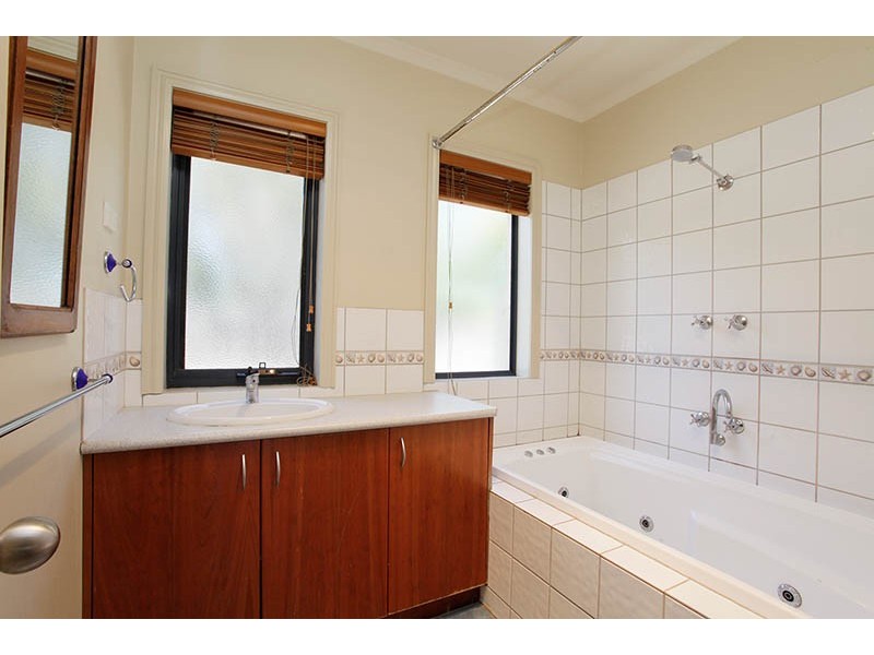 6 Nanton Close, Lara VIC 3212