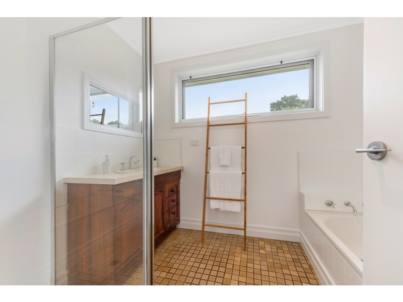 20 Research Road, Lara VIC 3212