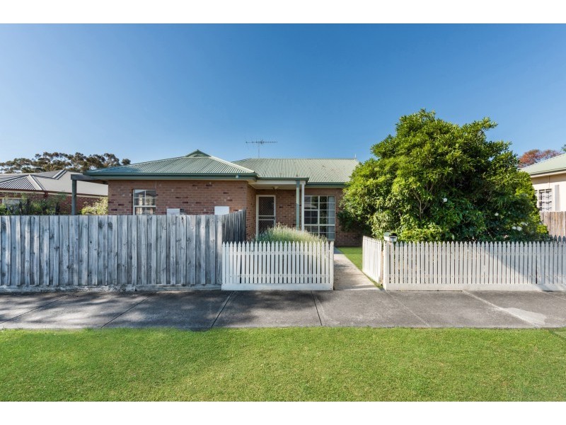39 Lipson Drive, Lara VIC 3212