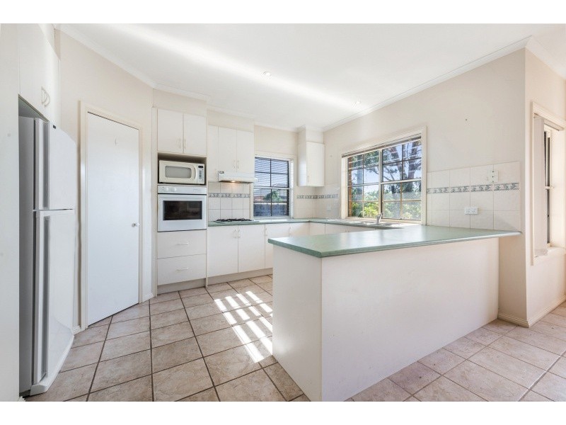 39 Lipson Drive, Lara VIC 3212