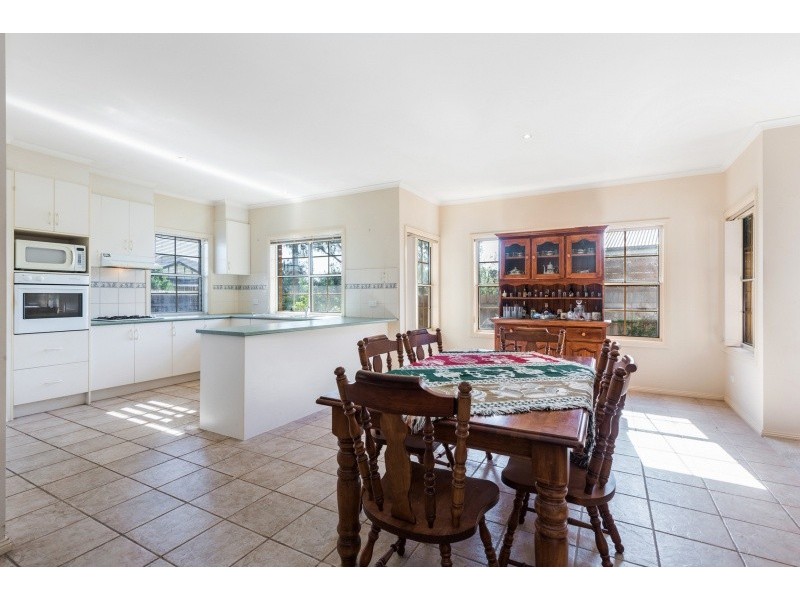 39 Lipson Drive, Lara VIC 3212