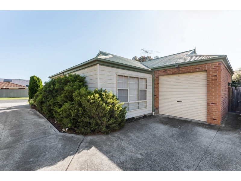 39 Lipson Drive, Lara VIC 3212