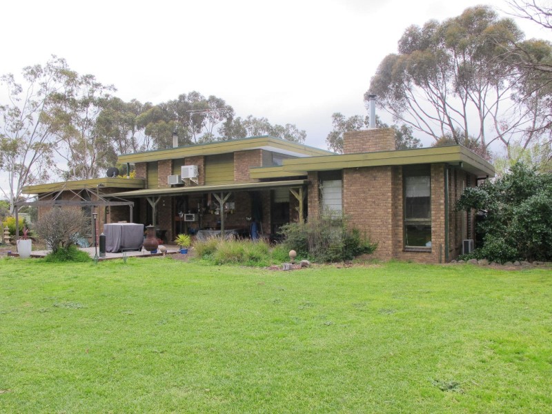 15 McIntyre Road, Lara VIC 3212