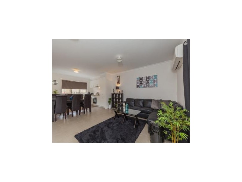 2/18 Curletts Road, Lara VIC 3212