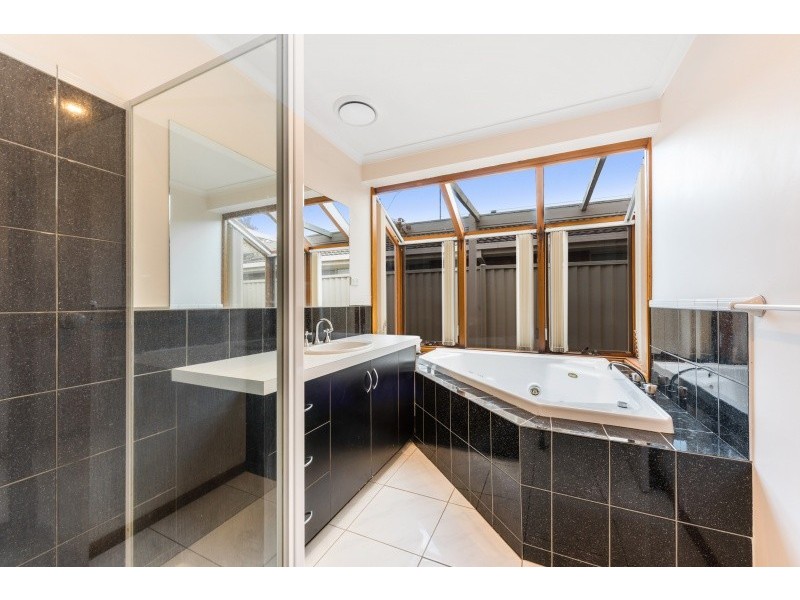 83 Benjamin Drive, Lara VIC 3212