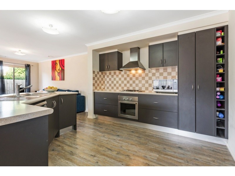 88 Blackbird Circuit, Lara VIC 3212