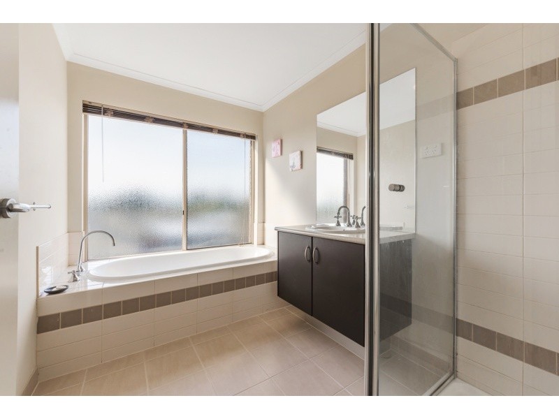 88 Blackbird Circuit, Lara VIC 3212