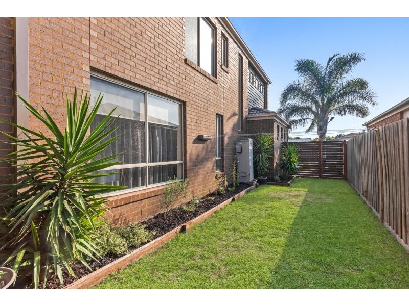 88 Blackbird Circuit, Lara VIC 3212