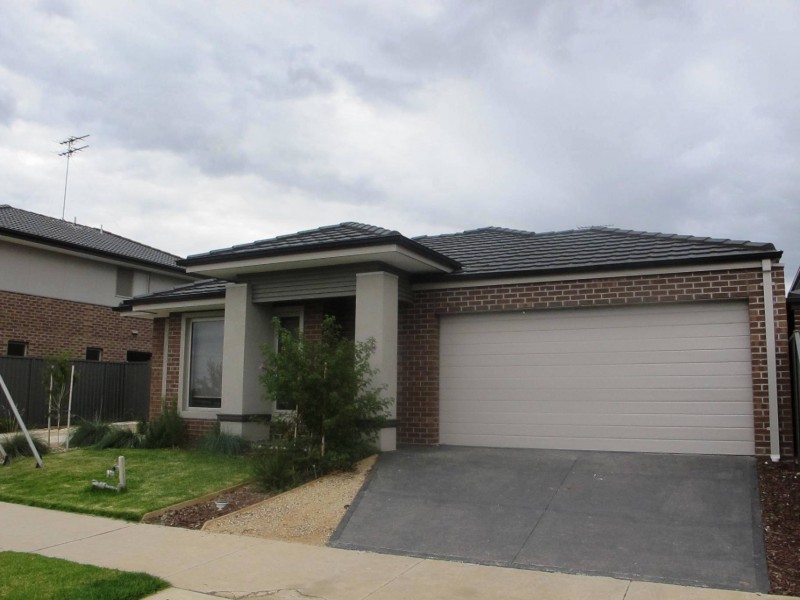 29 West Lakes Boulevard, Lara VIC 3212