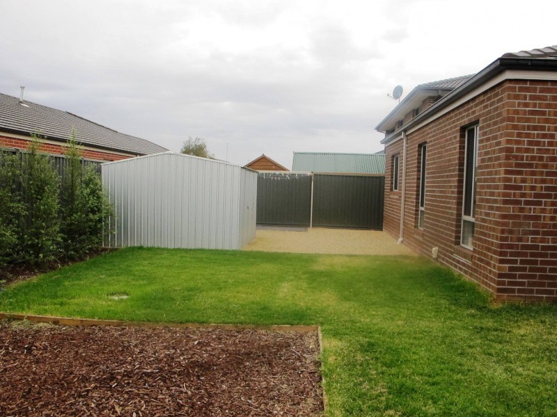 29 West Lakes Boulevard, Lara VIC 3212