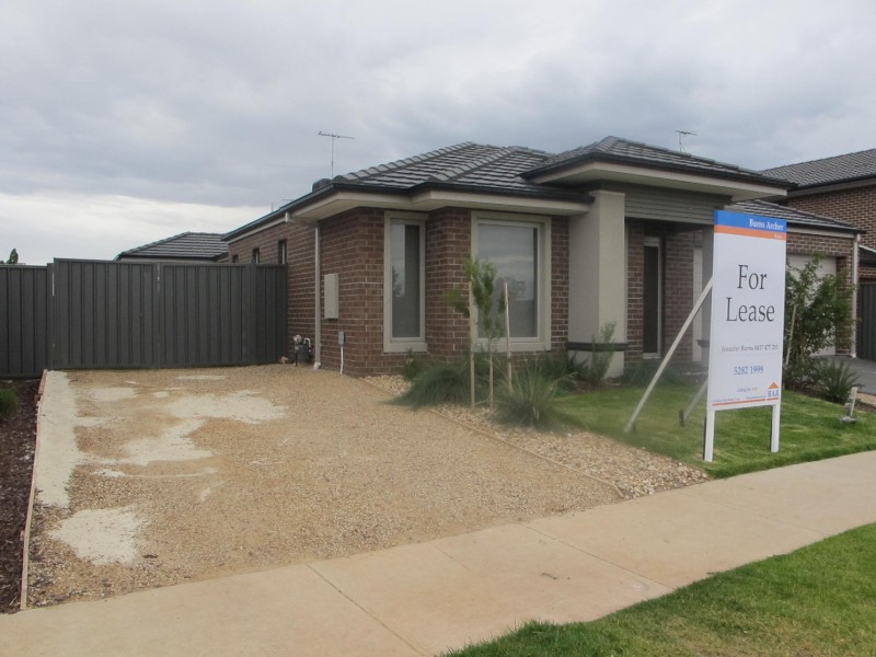 29 West Lakes Boulevard, Lara VIC 3212