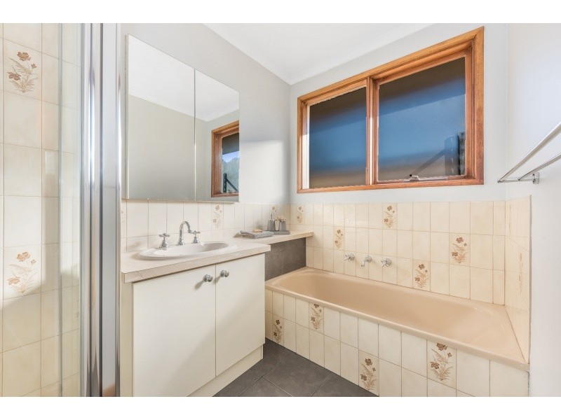 80 Glenoe Drive, Lara VIC 3212