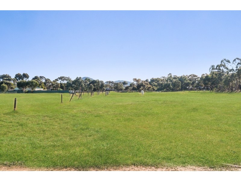 80 Glenoe Drive, Lara VIC 3212