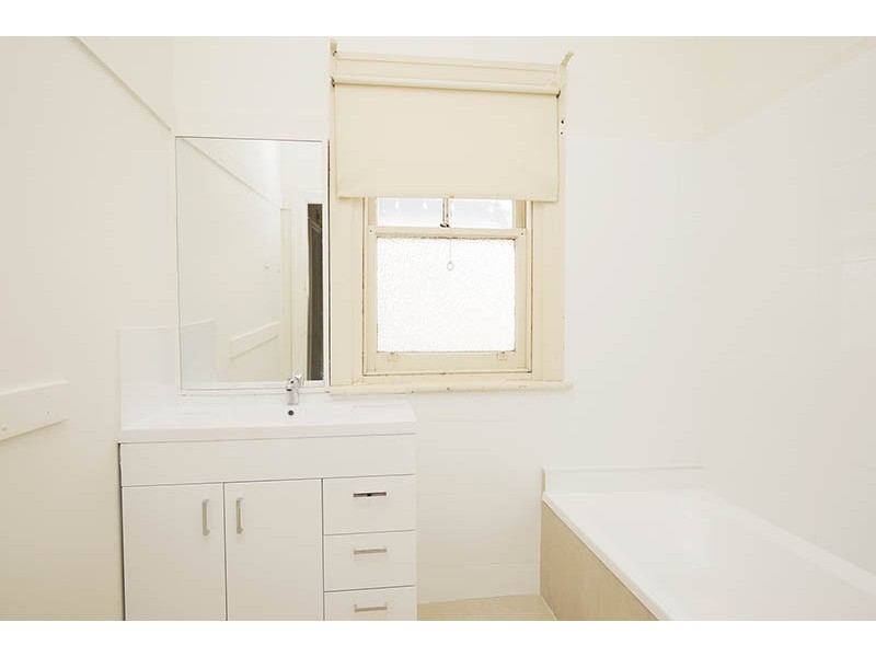 4 Donnelly Avenue, Norlane VIC 3214