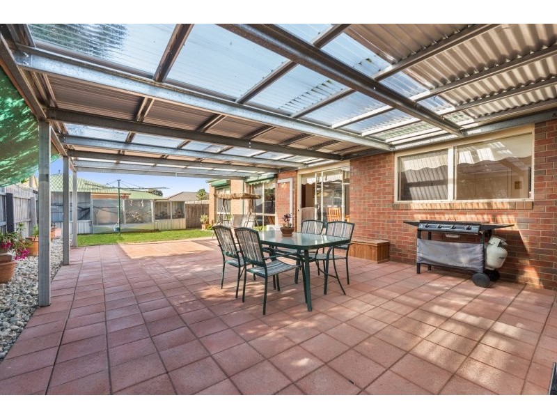 5 Redleaf Close, Lara VIC 3212
