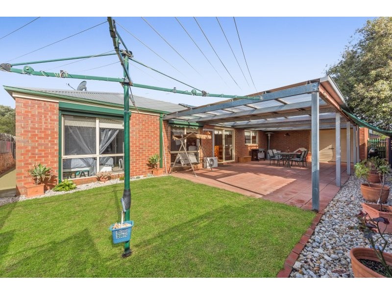 5 Redleaf Close, Lara VIC 3212