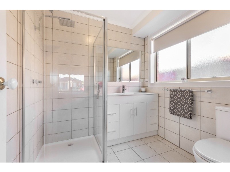 5 Redleaf Close, Lara VIC 3212