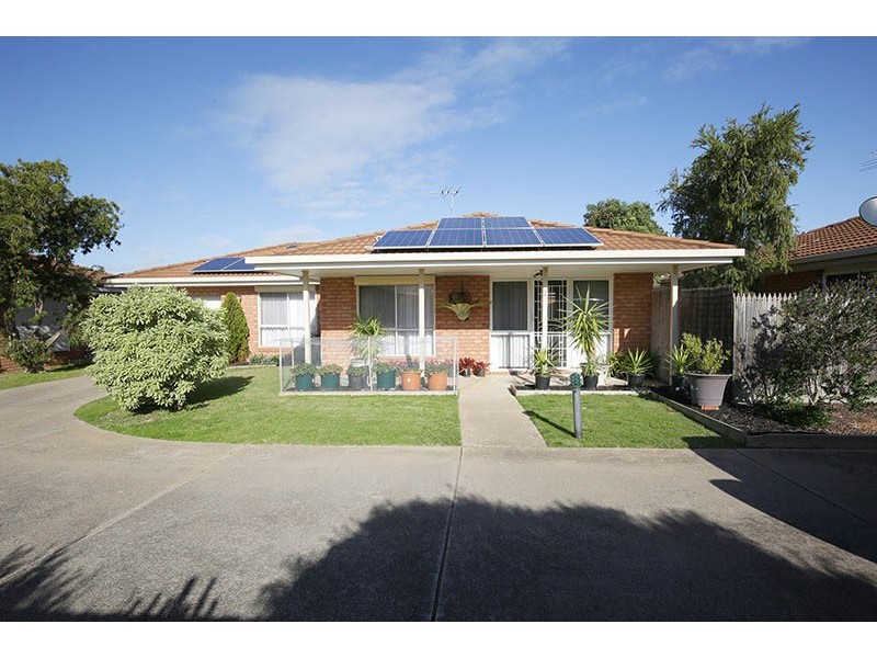 2/57 Forest Road South, Lara VIC 3212