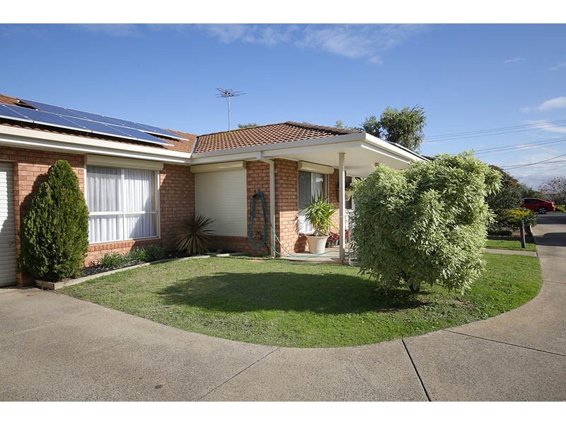 2/57 Forest Road South, Lara VIC 3212