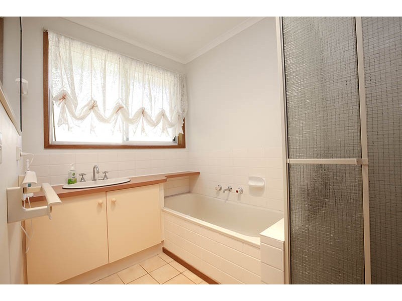 2/57 Forest Road South, Lara VIC 3212