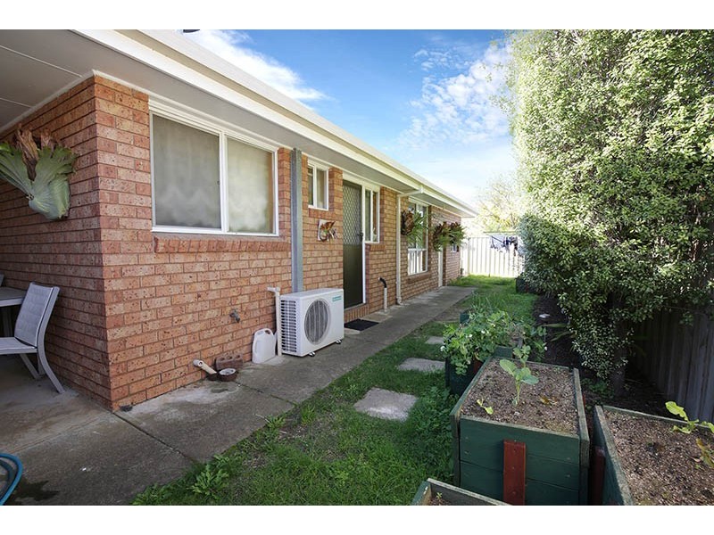 2/57 Forest Road South, Lara VIC 3212