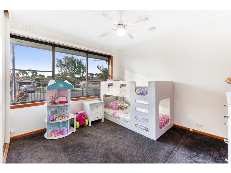 8 Merlin Crescent, Corio VIC 3214