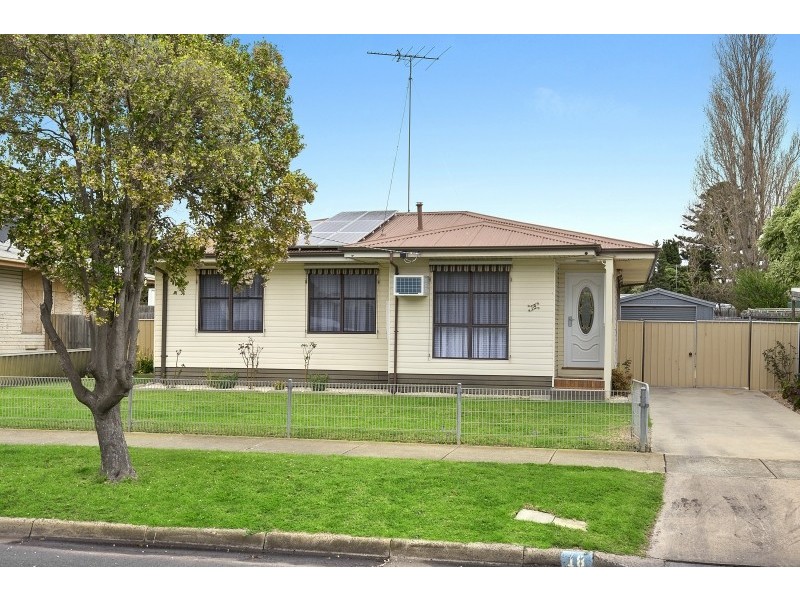 18 Gardenia Grove, Norlane VIC 3214