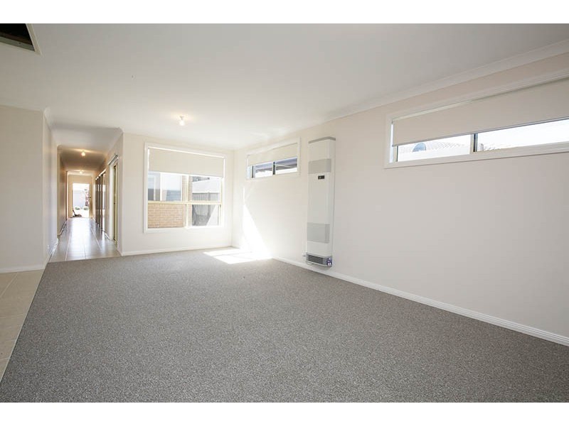 32 Canopus Crescent, Lara VIC 3212