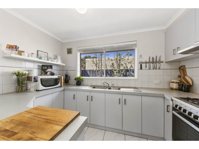 1/11 Conole Court, Lara VIC 3212