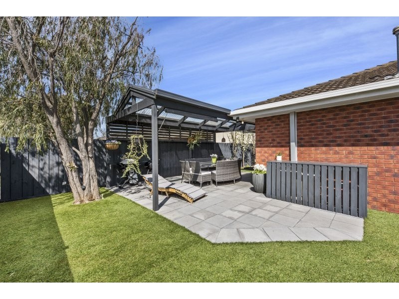 1/11 Conole Court, Lara VIC 3212