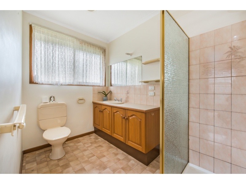 30 Henderson Drive, Lara VIC 3212