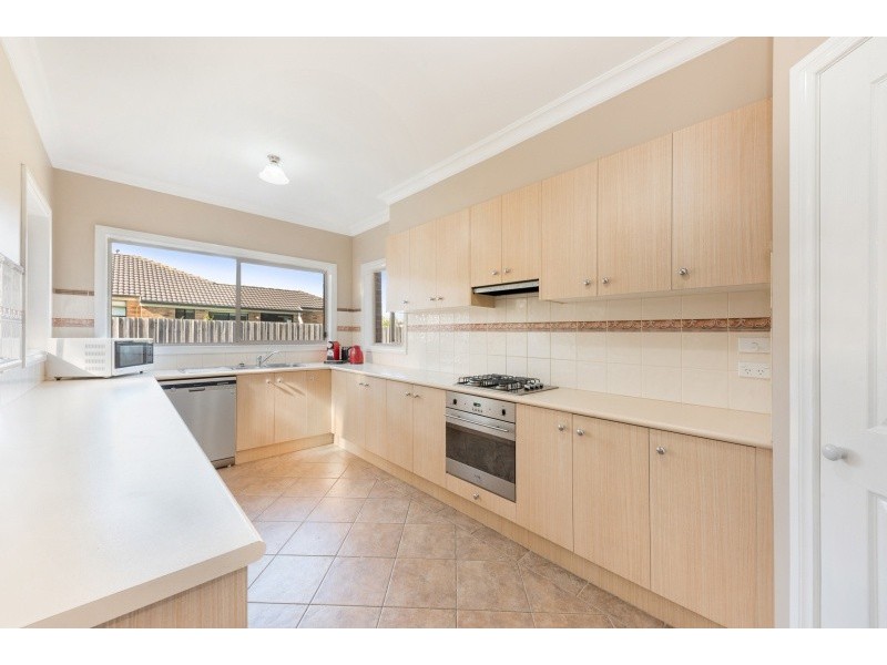 40 Country Gardens Drive, Lara VIC 3212