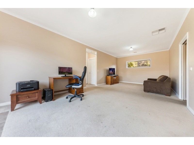 40 Country Gardens Drive, Lara VIC 3212