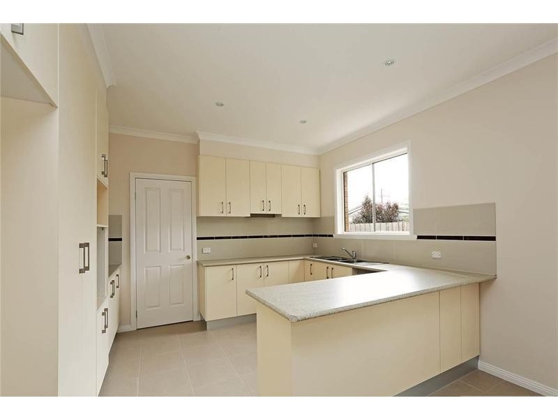 2/57 McClelland Avenue, Lara VIC 3212