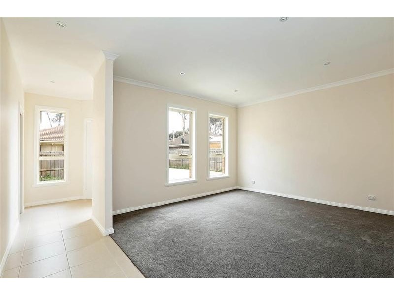 2/57 McClelland Avenue, Lara VIC 3212