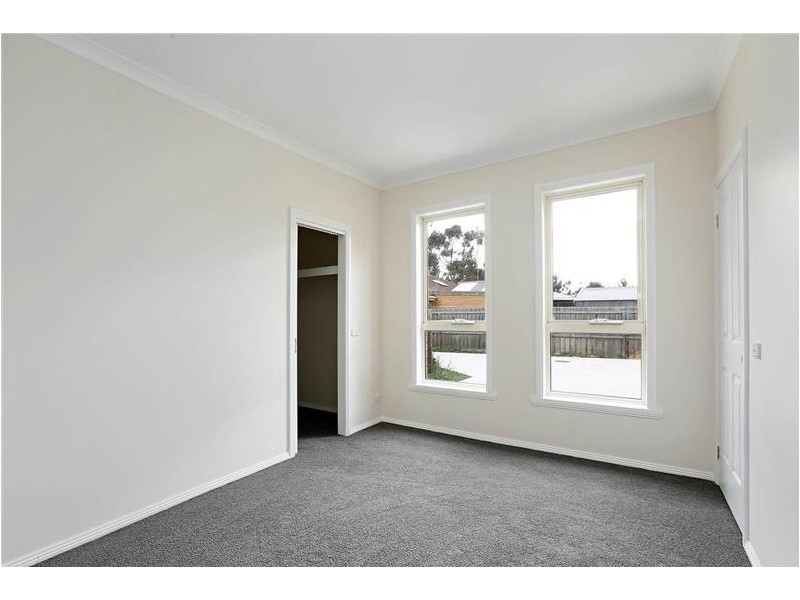 2/57 McClelland Avenue, Lara VIC 3212