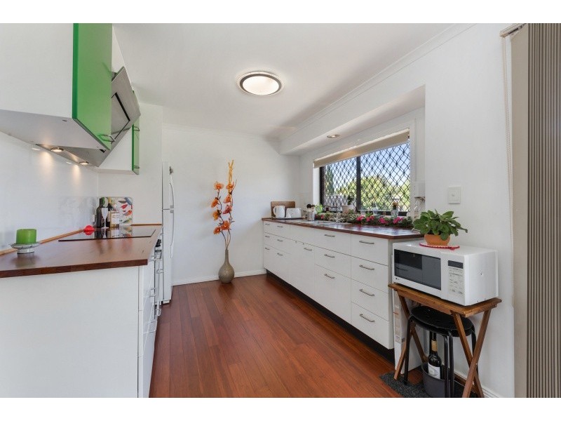 2/5 Henderson Drive, Lara VIC 3212