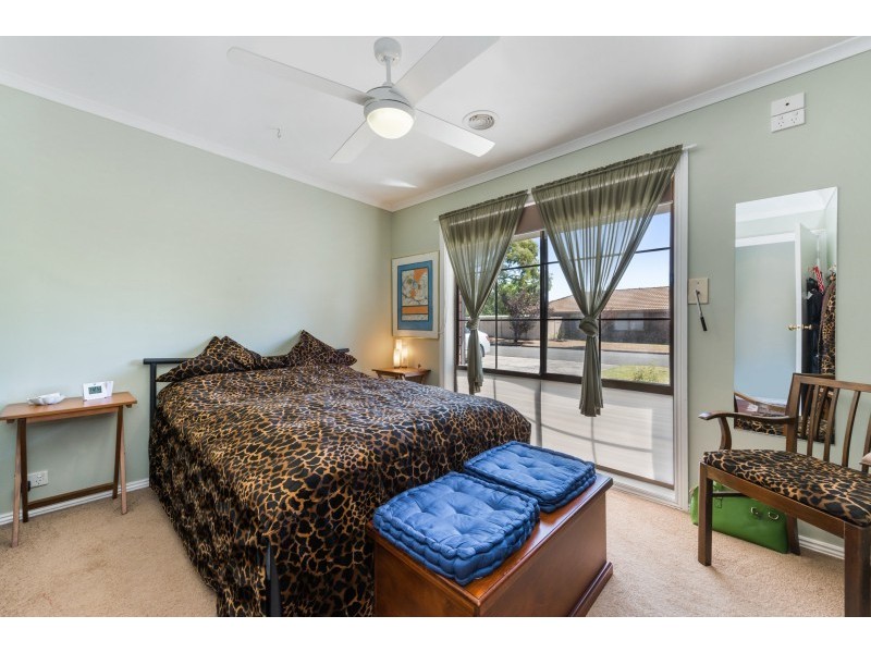 2/5 Henderson Drive, Lara VIC 3212