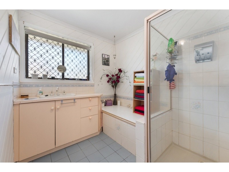 2/5 Henderson Drive, Lara VIC 3212