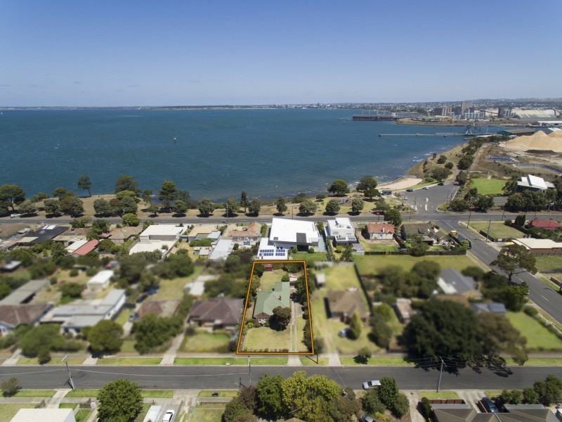 4 Pine Avenue, North Shore VIC 3214