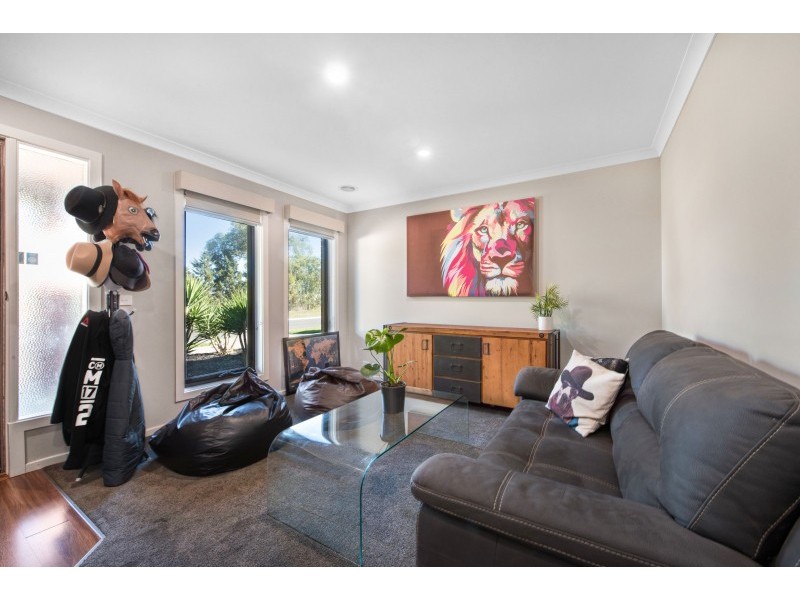 142 Canterbury Road West, Lara VIC 3212