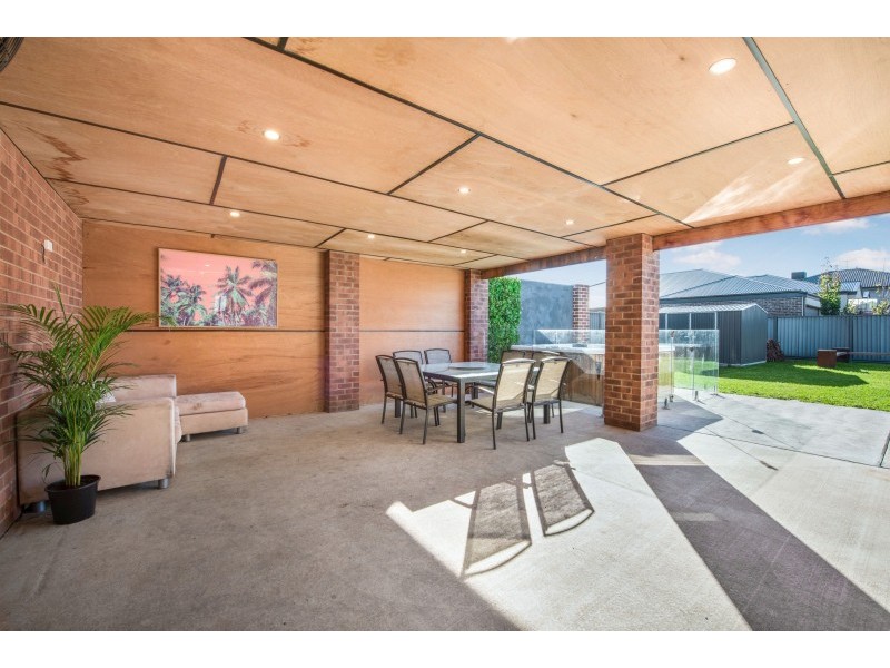 142 Canterbury Road West, Lara VIC 3212