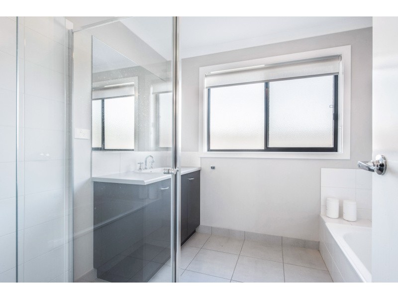 142 Canterbury Road West, Lara VIC 3212