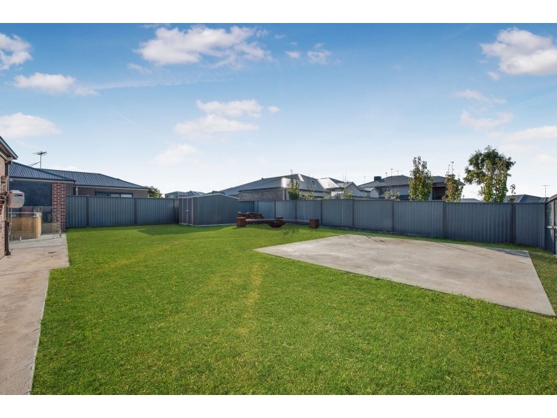 142 Canterbury Road West, Lara VIC 3212