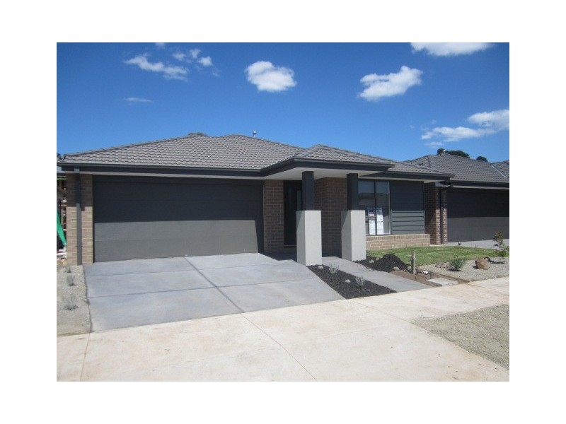 16 Celesta Road, Lara VIC 3212